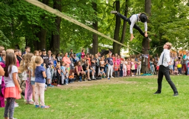 Písek na laně & Kyanid