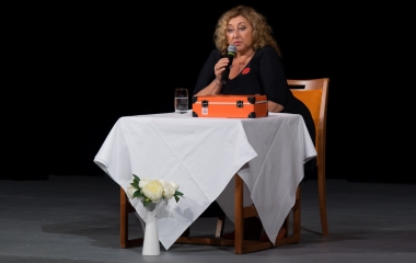 Halina Pawlovská ~ one woman show