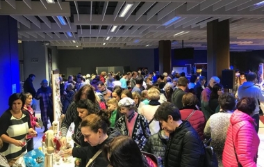 27.11.2019 Už 17. narozeniny oslavila tradiční Vánoční prodejní výstava.  A opět byla velmi úspěšná. Prodejem výrobků a dobrovolným vstupným vydělala vystavujícím organizacím rekordních 54 830 korun.