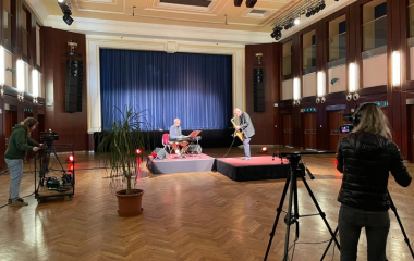 29.5.2021 Fotografie z on-line koncertu legendárního saxofonisty Štěpána Markoviče s mistrovským pianistou Emilem Viklickým.