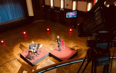 29.5.2021 Fotografie z on-line koncertu legendárního saxofonisty Štěpána Markoviče s mistrovským pianistou Emilem Viklickým.