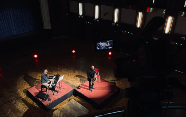 29.5.2021 Fotografie z on-line koncertu legendárního saxofonisty Štěpána Markoviče s mistrovským pianistou Emilem Viklickým.