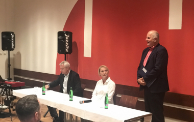 16.9.2021 Vystoupení současných významných osobností našeho politického a kulturně-společenského života, spojený s koncertem formace Jazzika a neformálním setkáním. Uváděl Mgr. Jiří Šesták, PhD.
