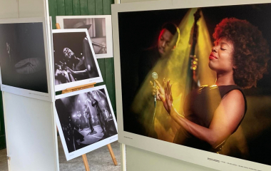 5.8.2022 Šestý ročník jazzového festivalu Jazz in Písek se uskutečnil v pátek 5. srpna. I tento ročník nabídl neobyčejný hudební zážitek nejrozmanitějších jazzových stylů, představil jak mezinárodní umělce, tak špičky české jazzové scény.