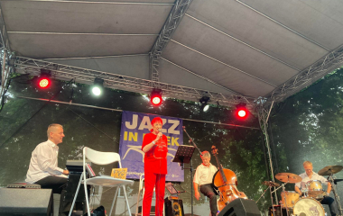 5.8.2022 Šestý ročník jazzového festivalu Jazz in Písek se uskutečnil v pátek 5. srpna. I tento ročník nabídl neobyčejný hudební zážitek nejrozmanitějších jazzových stylů, představil jak mezinárodní umělce, tak špičky české jazzové scény.