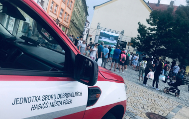 12.8.2022 V těchto dnech uplynulo dvacet let od začátku ničivých povodní v roce 2002. Velká voda připravila tisíce lidí o střechu nad hlavou. Jihočeské město Písek patřilo mezi místa, která byla v roce 2002 povodněmi zasažena nejvíce.  Tuto smutnou událost jsme si připomněli v pátek 12. srpna akcí 20 let od povodní.
