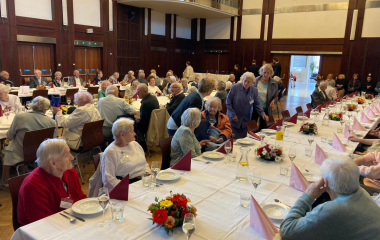 17.9.2022 Odbor školství a kultury uspořádal v sobotu 17. září v Kulturním domě setkání seniorů starších 90 let. V programu přátelského setkání nechybělo hudební vystoupení v podání zpěváka Marcela Zmožka a ukázky tanců předvedené členy písecké Louisiany.