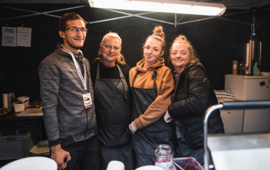 17.9.2022 V sobotu 17. září se konal v Písku druhý ročník festivalu vína.  Fanouškům dobrého vína se v Palackého sadech představilo dvacet pečlivě vybraných vinařství z Čech a Moravy.  Vystoupila Cimbálová muzika Alexandra Vrábela, skupina Like-it a DJ Meli. 