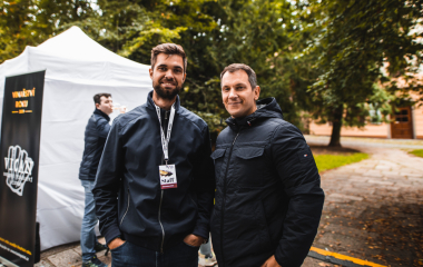 17.9.2022 V sobotu 17. září se konal v Písku druhý ročník festivalu vína.  Fanouškům dobrého vína se v Palackého sadech představilo dvacet pečlivě vybraných vinařství z Čech a Moravy.  Vystoupila Cimbálová muzika Alexandra Vrábela, skupina Like-it a DJ Meli. 