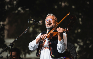 17.9.2022 V sobotu 17. září se konal v Písku druhý ročník festivalu vína.  Fanouškům dobrého vína se v Palackého sadech představilo dvacet pečlivě vybraných vinařství z Čech a Moravy.  Vystoupila Cimbálová muzika Alexandra Vrábela, skupina Like-it a DJ Meli. 
