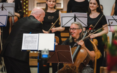 13.7.2023 Dvoutýdenní letní kurz završil Závěrečný koncert účastníků, který se konal 13. července v Trojici. Za fotografie děkujeme panu Valečkovi.