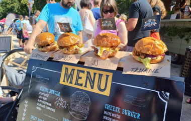 19.8.2023 Na své si přišli příznivci dobrého jídla a pití. To nejlepší ze světového street foodu ochutnáli na Výstavišti v sobotu 19. srpna na akci „Všechny chutě světa“.